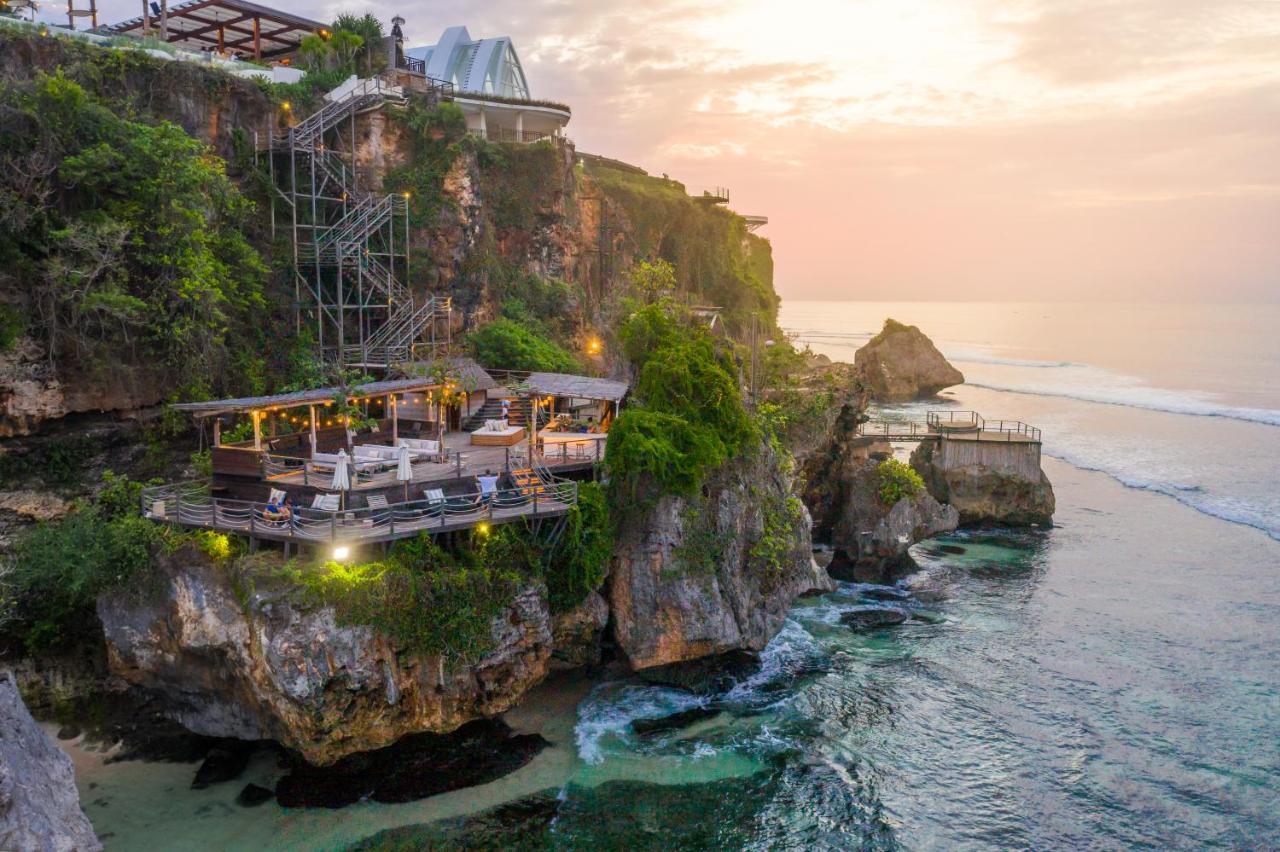 Ulu Cliffhouse Hotel Uluwatu  Exterior photo